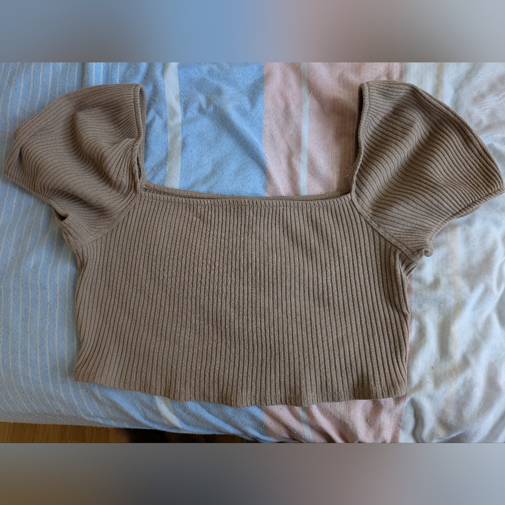 H&M Ribbed Beige Crop Top With Puffed Sleeves - Picture 2 of 5